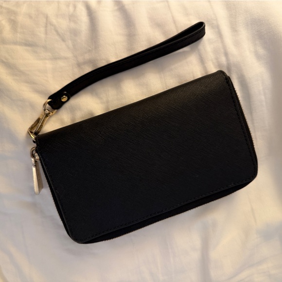 MK Wallet/Wristlet - Picture 2 of 3